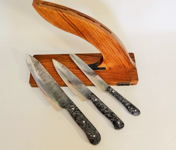 Набор кухонных ножей из Х12МФ, ручная ковка, акрилат. Цена: 16000руб.