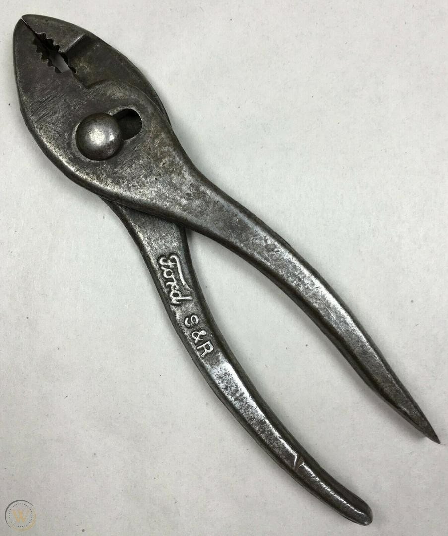 19 Vintage Ford Slip Joint Pliers with Screwdriver Handle.jpg